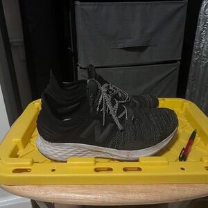 Used new Balance Men's Black Running Shoes